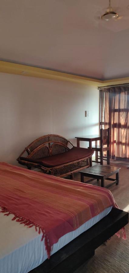 มารีโปซา บีช โกรฟ Hotel อากอนดา ภายนอก รูปภาพ