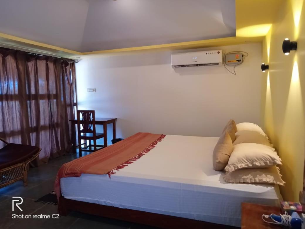 มารีโปซา บีช โกรฟ Hotel อากอนดา ภายนอก รูปภาพ