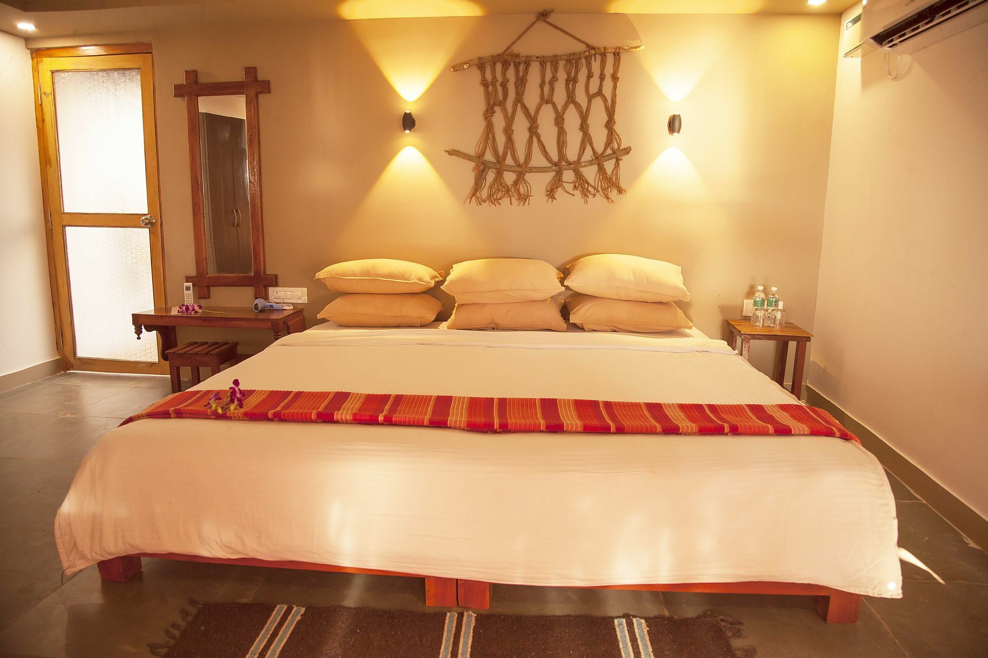 มารีโปซา บีช โกรฟ Hotel อากอนดา ภายนอก รูปภาพ